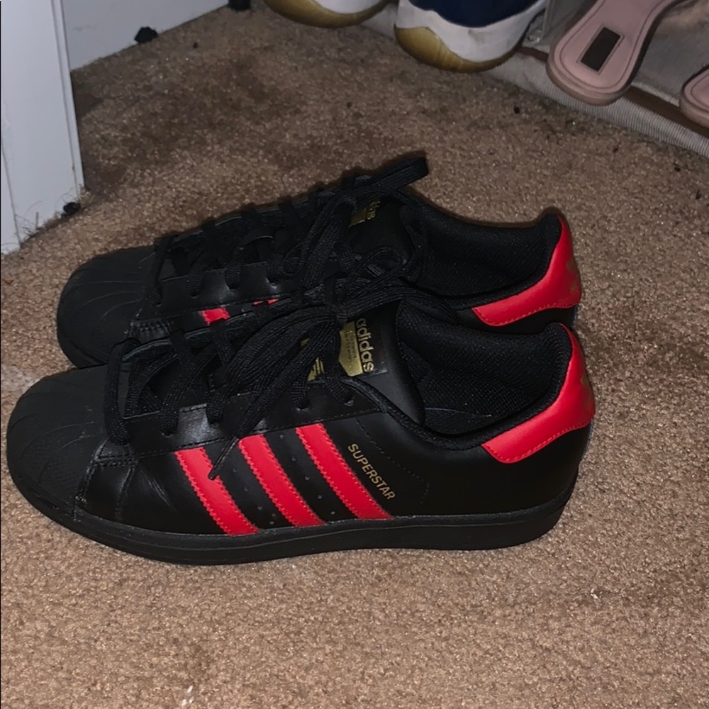 Superstar adidas — comes with box